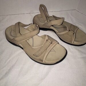 Clarks‎ Tan sling back Springer sandal women's 7